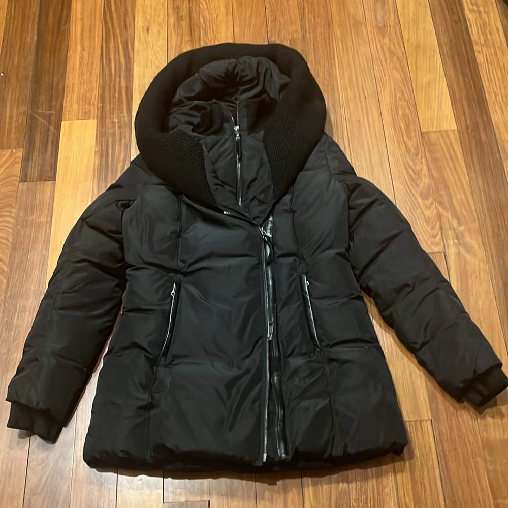 Mackage Black Down Coat Authentic and in excellent condition sz M - Picture 2 of 11